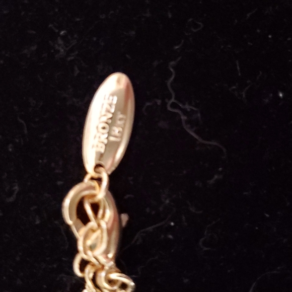 Beria Collection Filigree Tear Drop pendant necklace - Picture 3 of 4